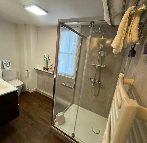 L'eskale / Gare De Lägenhet