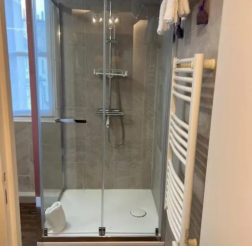 L'eskale / Gare De *