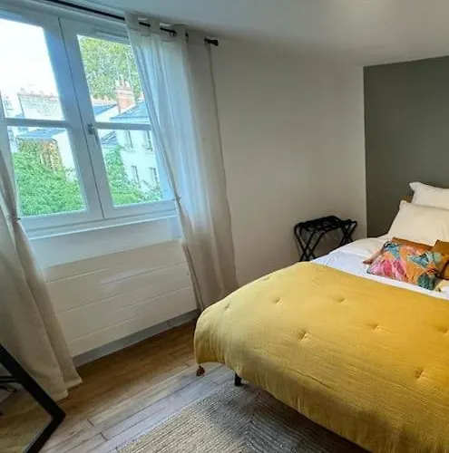 L'eskale / Gare De Lägenhet