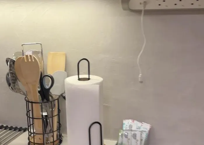 L'eskale / Gare De Lägenhet *